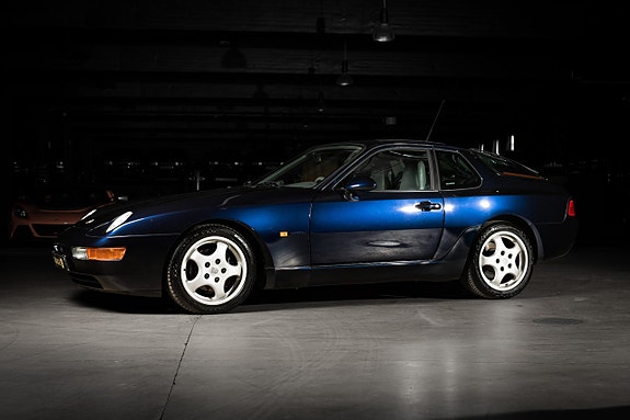 Porsche 968 2 of 28