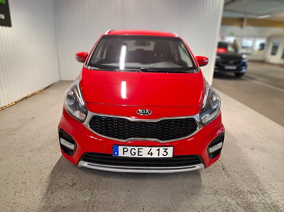 Kia Carens 2 of 5