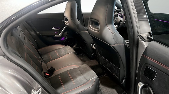 Mercedes-Benz CLA200 5 of 5
