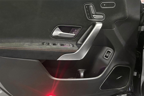 Mercedes-Benz CLA200 10 of 17