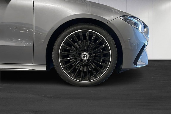 Mercedes-Benz CLA200 6 of 17