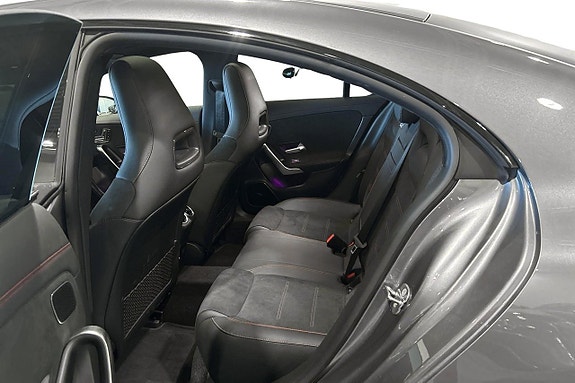 Mercedes-Benz CLA200 9 of 17