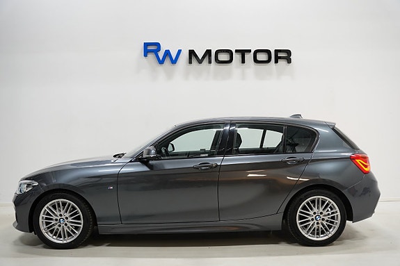 BMW 118i 3 of 5