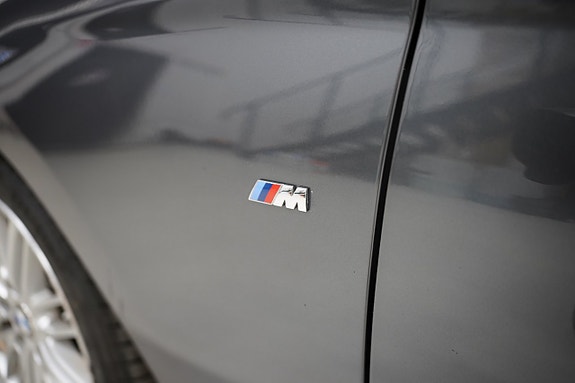 BMW 118i 4 of 5
