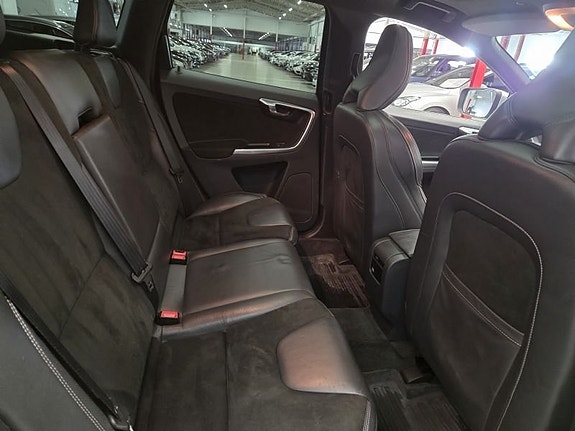 Volvo XC60 6 of 10