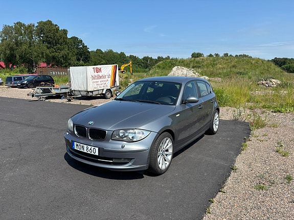 BMW 118i 4 of 5