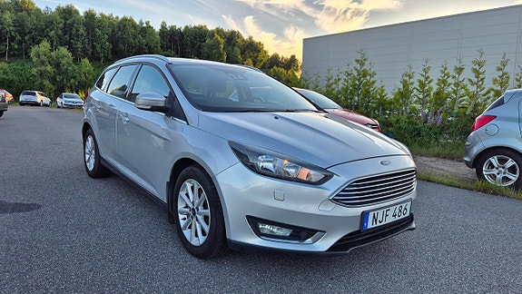 Ford Focus 2 of 5