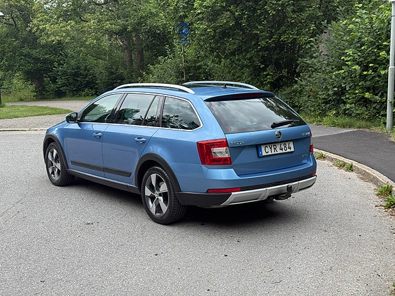 Skoda Octavia Scout 7 of 15
