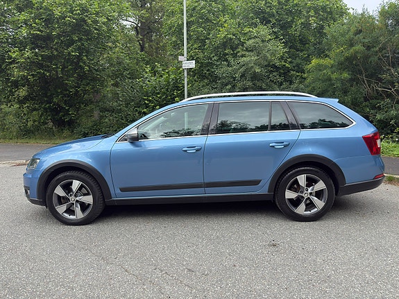 Skoda Octavia Scout 4 of 15