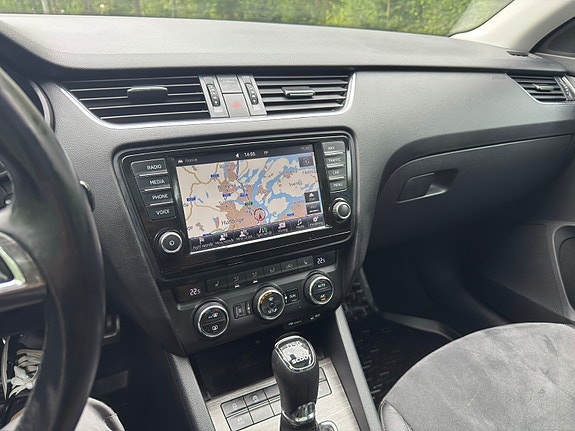 Skoda Octavia Scout 14 of 15