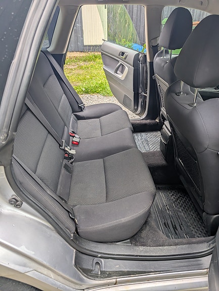 Subaru Legacy 5 of 5