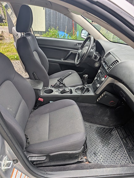 Subaru Legacy 4 of 5