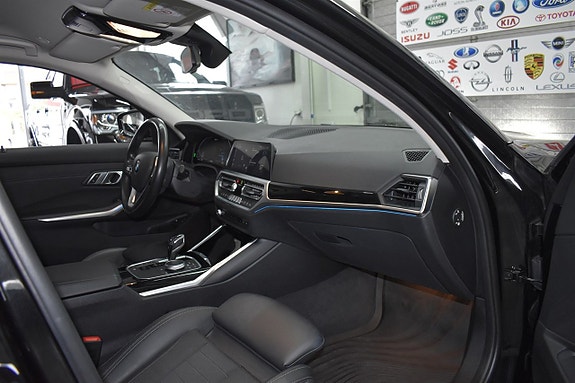 BMW 330e 8 of 21
