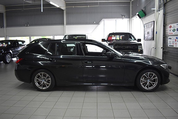 BMW 330e 3 of 21