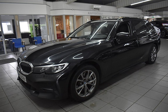BMW 330e 21 of 21