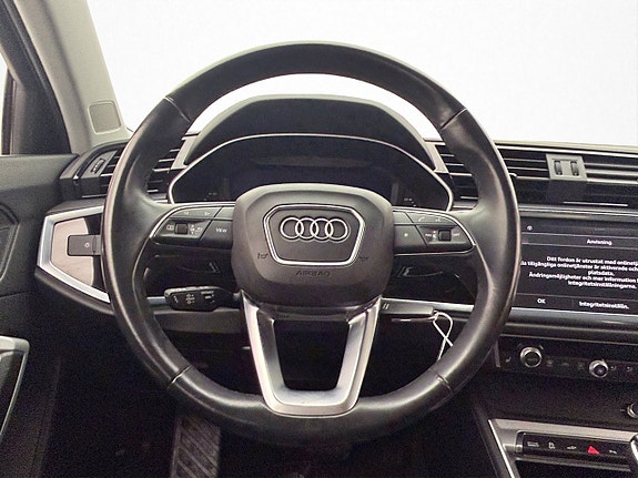 Audi Q3 14 of 30