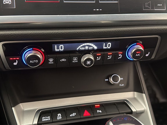 Audi Q3 22 of 30