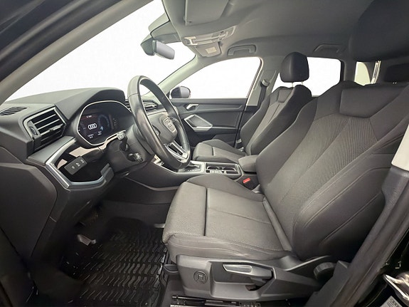 Audi Q3 12 of 30