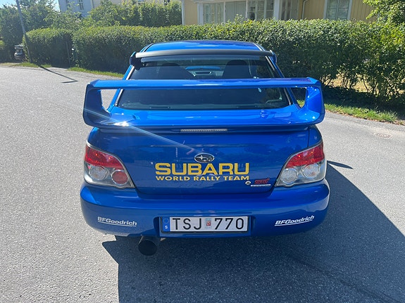 Subaru Impreza 4 of 5