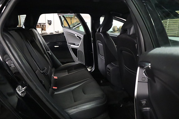 Volvo V60 11 of 21