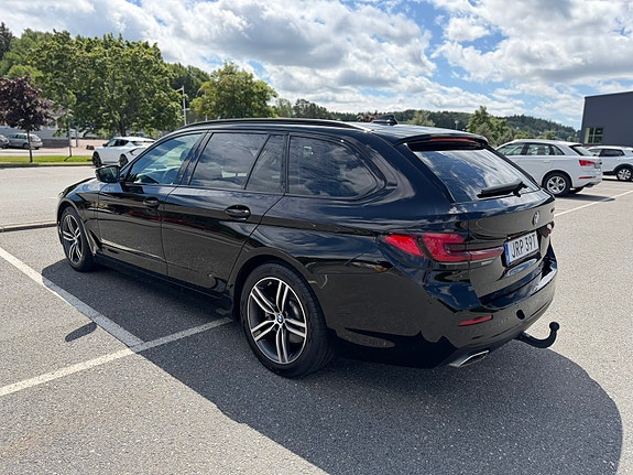 BMW 530e 3 of 7