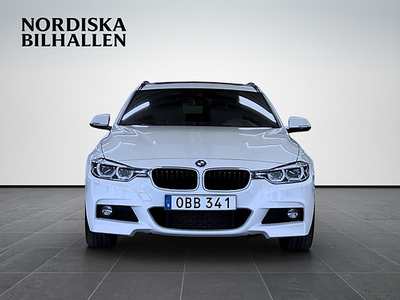 BMW 320d 2 of 5