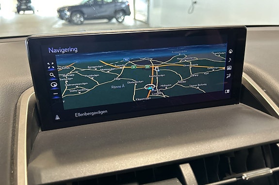 Lexus NX300h 12 of 12