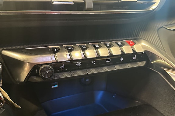 Peugeot 5008 8 of 12