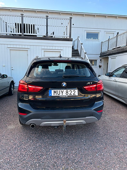 BMW X1 4 of 5