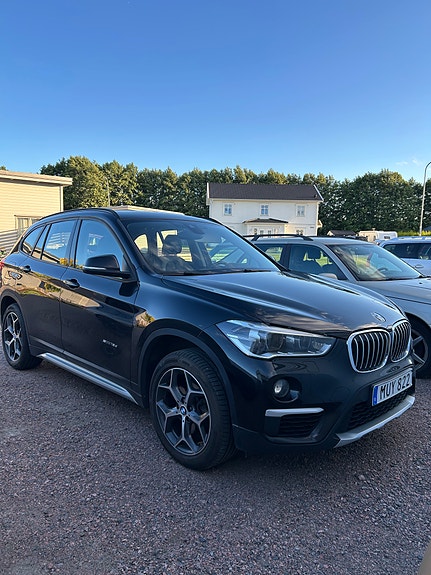 BMW X1 2 of 5