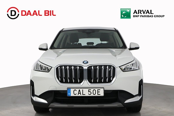BMW iX1 3 of 5