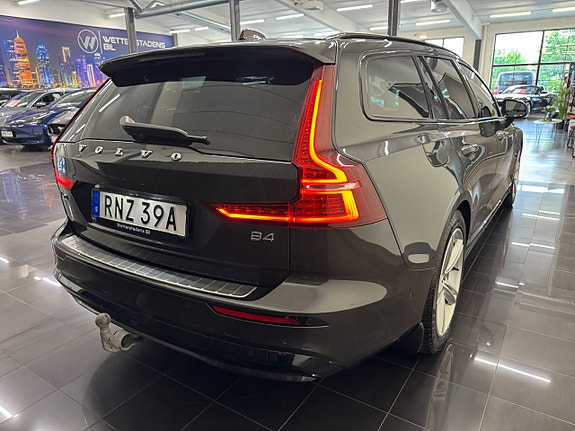 Volvo V60 4 of 5