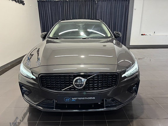Volvo V60 2 of 5