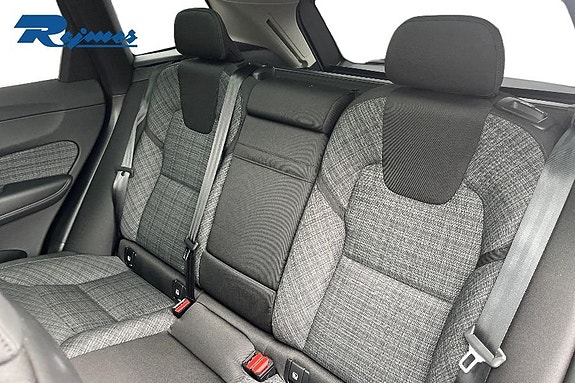 Volvo XC60 15 of 25