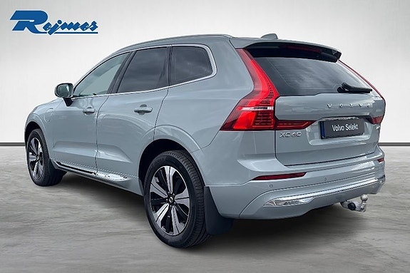 Volvo XC60 2 of 25