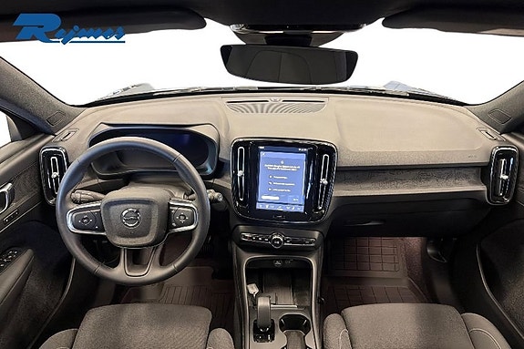 Volvo EX40 11 of 22