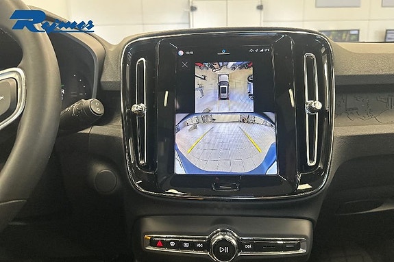 Volvo XC40 11 of 20