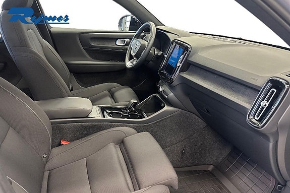Volvo XC40 14 of 20
