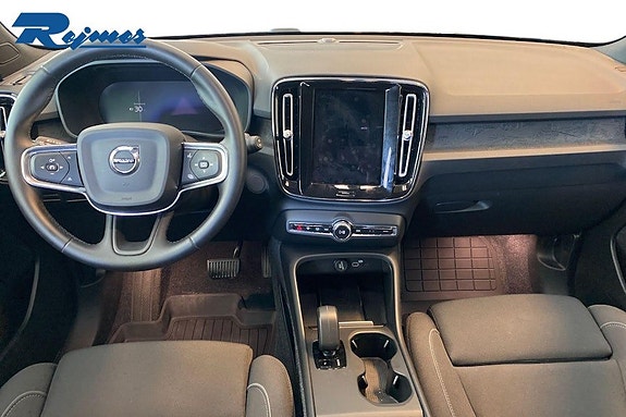 Volvo EX40 10 of 19