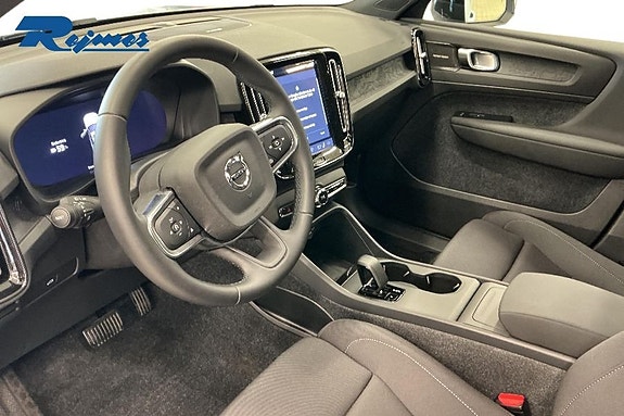 Volvo EX40 12 of 18