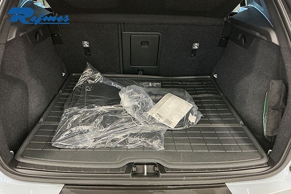 Volvo EX40 10 of 18