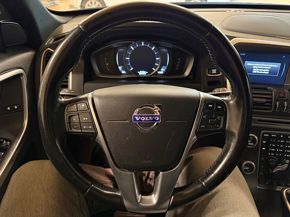 Volvo XC60 17 of 21