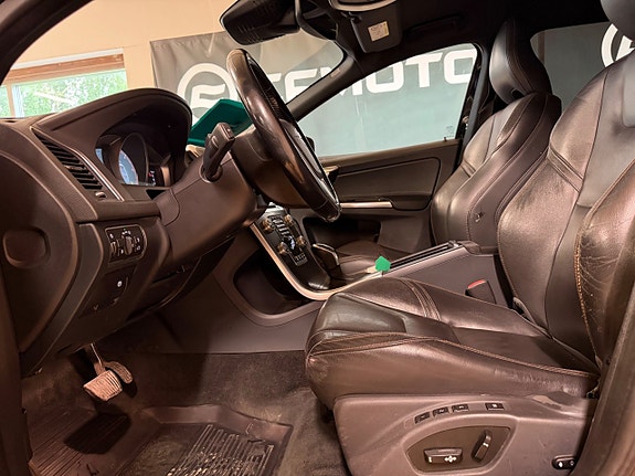 Volvo XC60 12 of 21