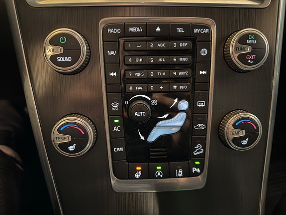 Volvo XC60 18 of 21
