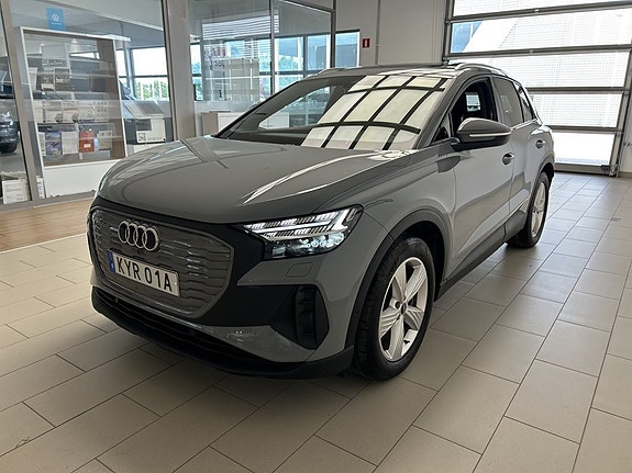 Audi Q4 e-tron 3 of 5