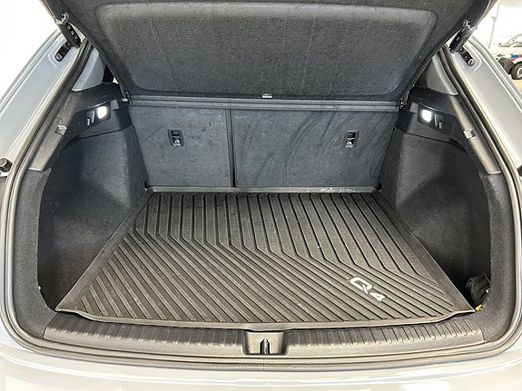 Audi Q4 e-tron 8 of 27