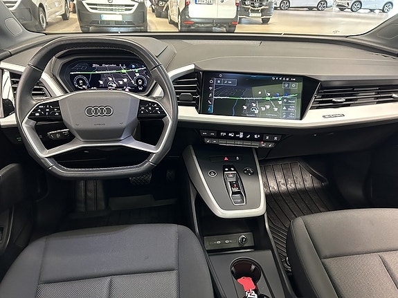 Audi Q4 e-tron 14 of 27