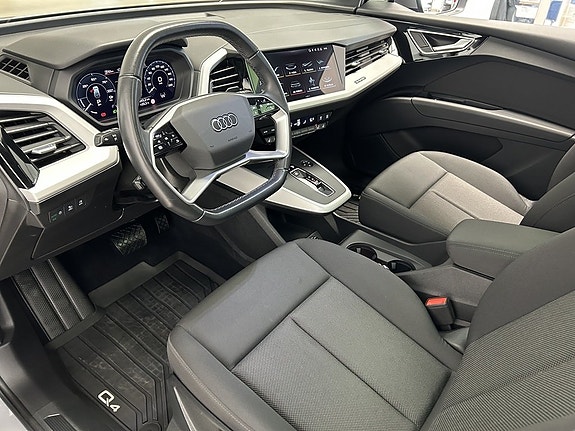 Audi Q4 e-tron 13 of 27