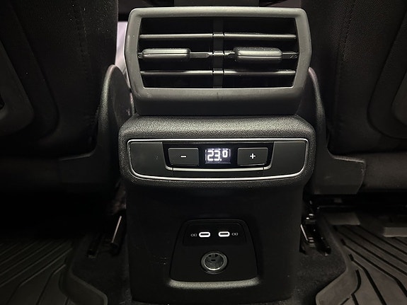Audi Q4 e-tron 25 of 27