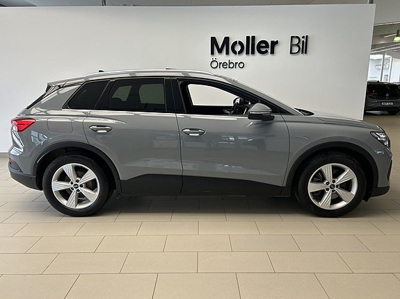 Audi Q4 e-tron 4 of 5